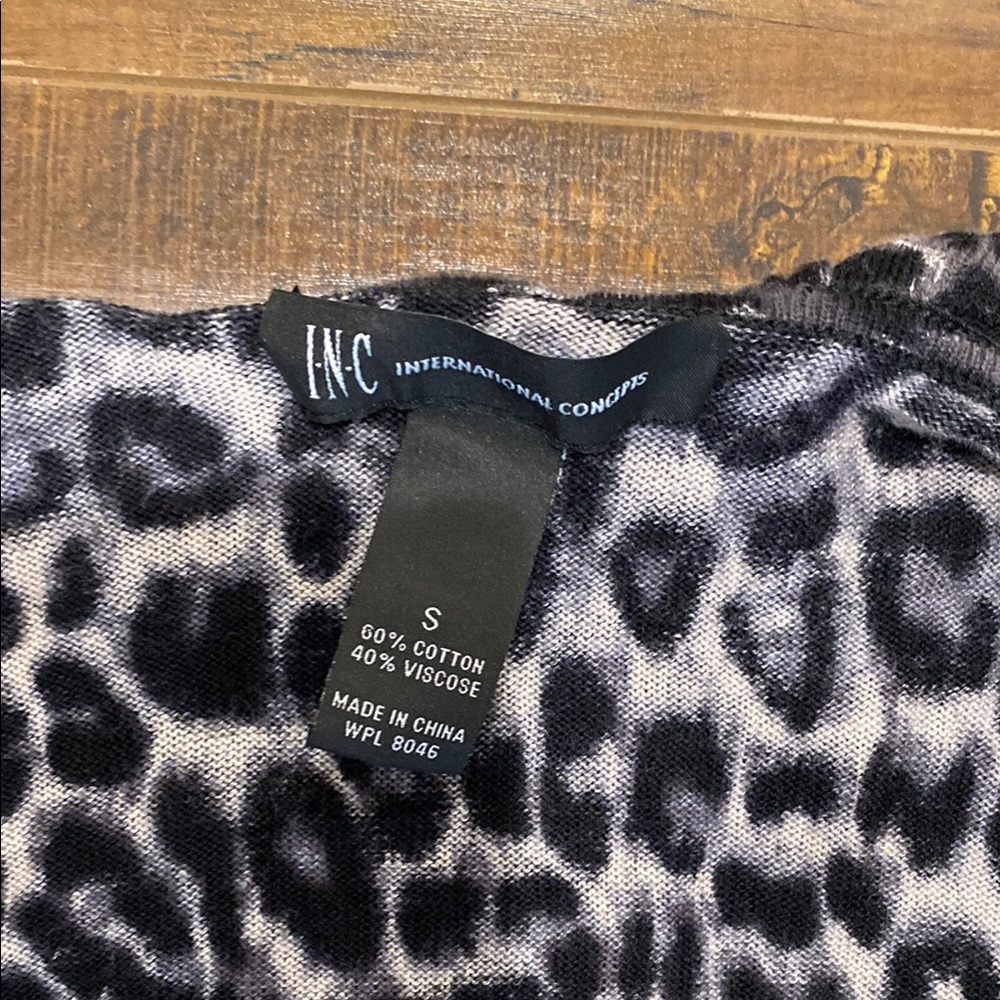 Leopard Print Ruffle Cardigan - Picture 2 of 5